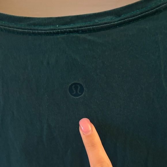 Lululemon Love Tee V in Emerald - Picture 4 of 4